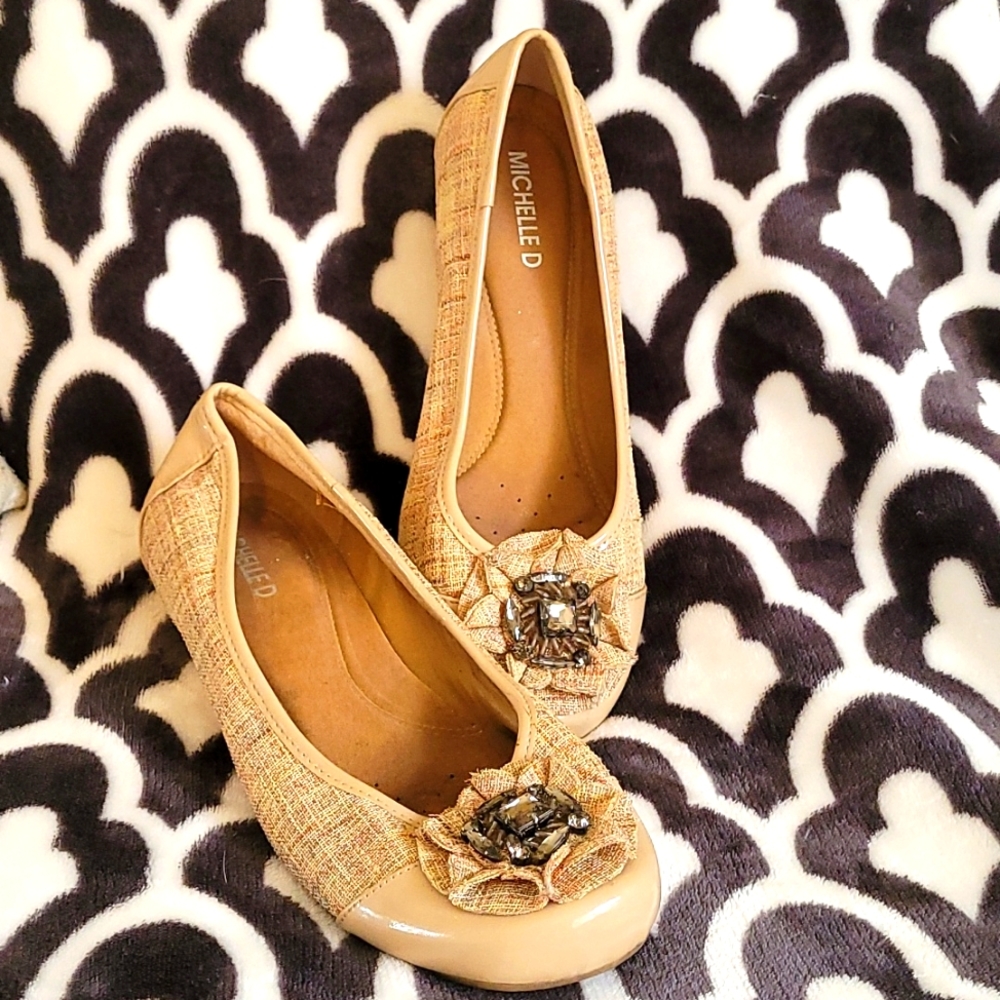 Michelle D. Flats. Gorgeous vintage looking toe decoration.